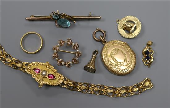 Mixed jewellery including a yellow metal mourning locket, an 18ct gold wedding band and a 14ct gold pendant